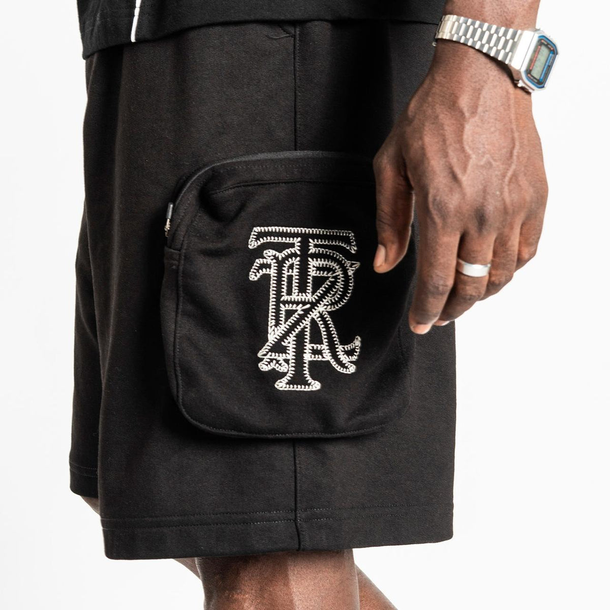 SHORT CARGO | ATILIUS NEGRO