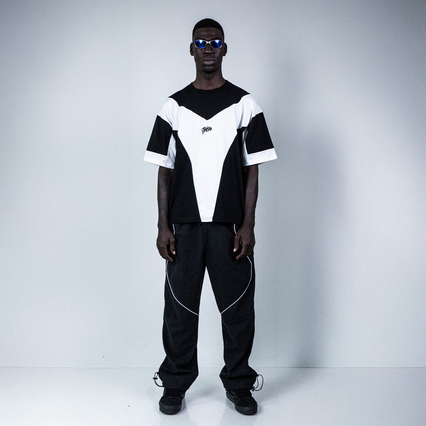 THANIS – BOXY FIT TEE