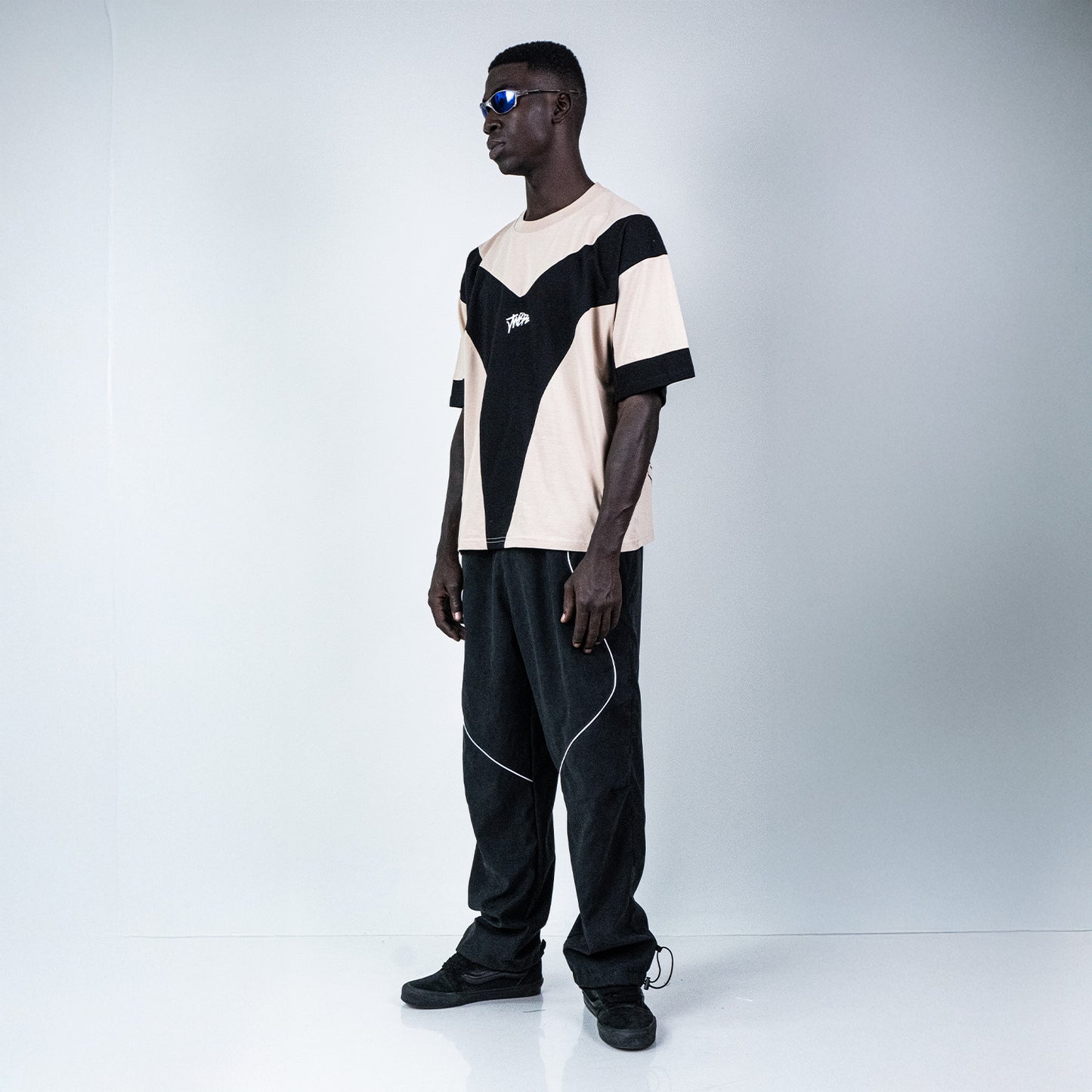 THANIS – BOXY FIT TEE