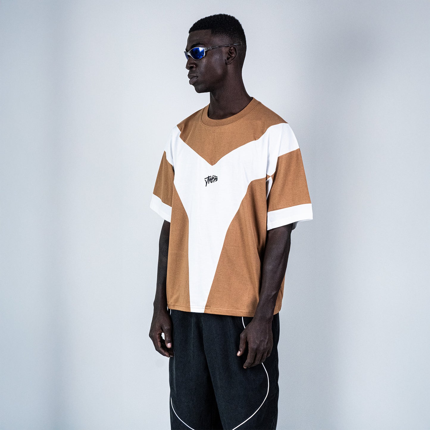 THANIS – BOXY FIT TEE