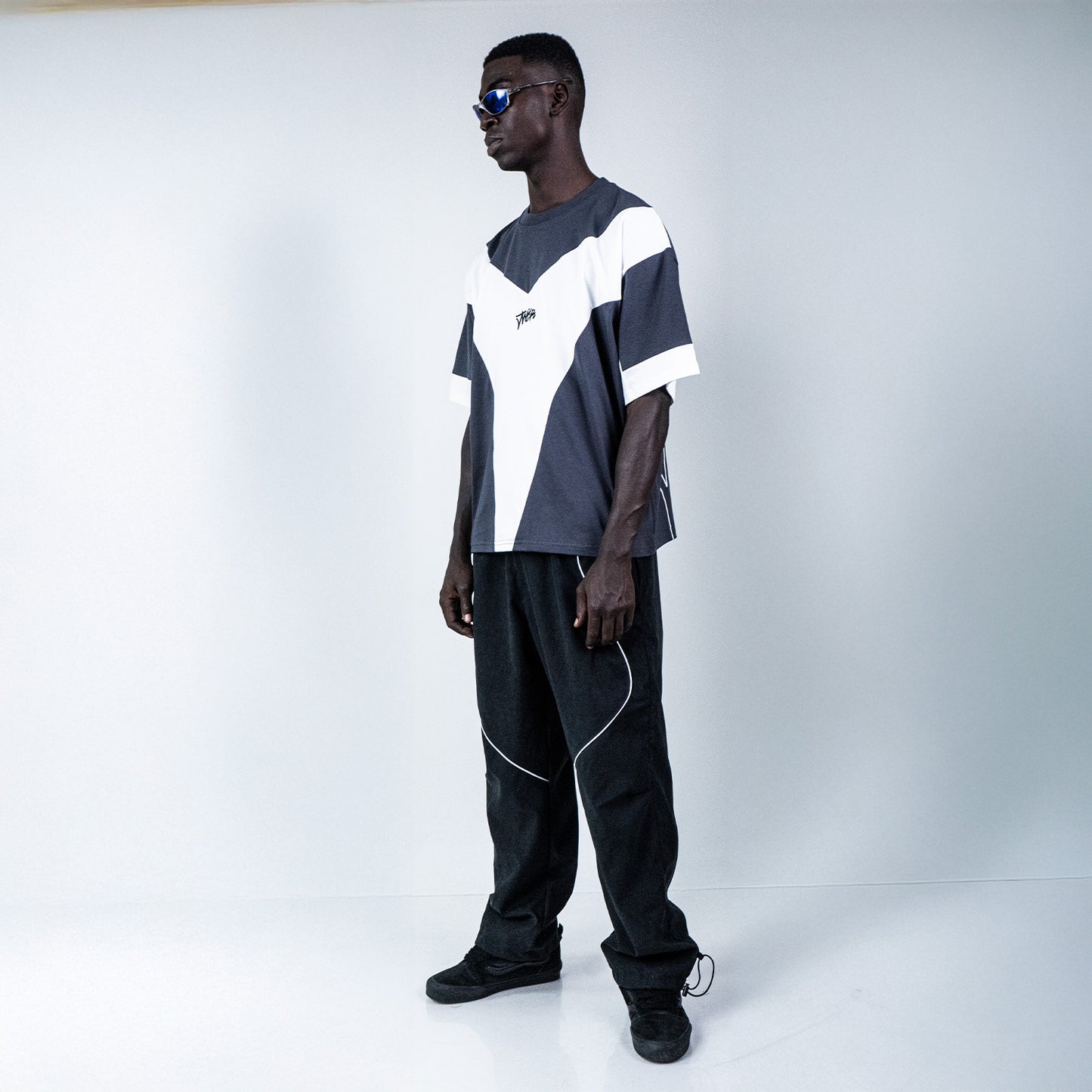 THANIS – BOXY FIT TEE