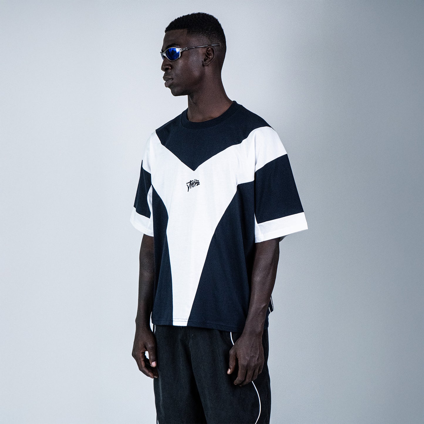 THANIS – BOXY FIT TEE