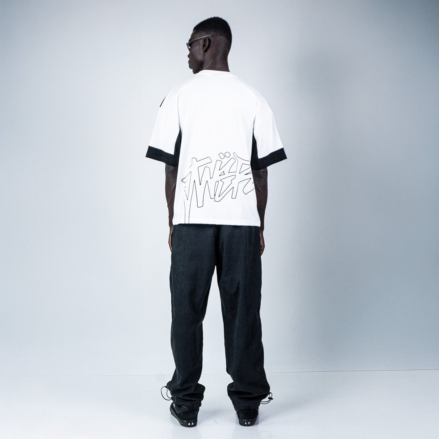 THANIS – BOXY FIT TEE