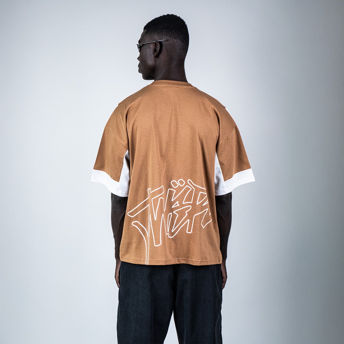 THANIS – BOXY FIT TEE