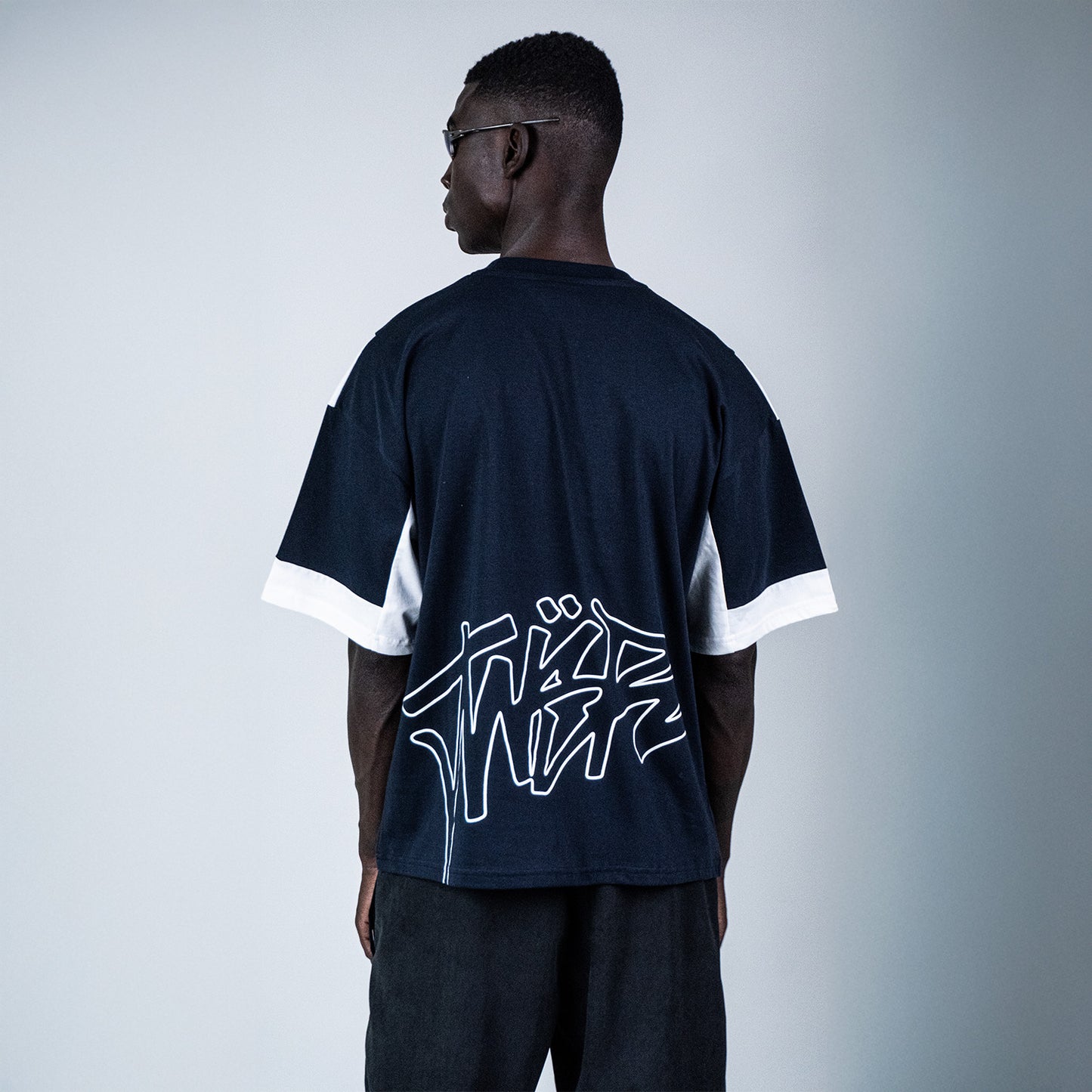 THANIS – BOXY FIT TEE