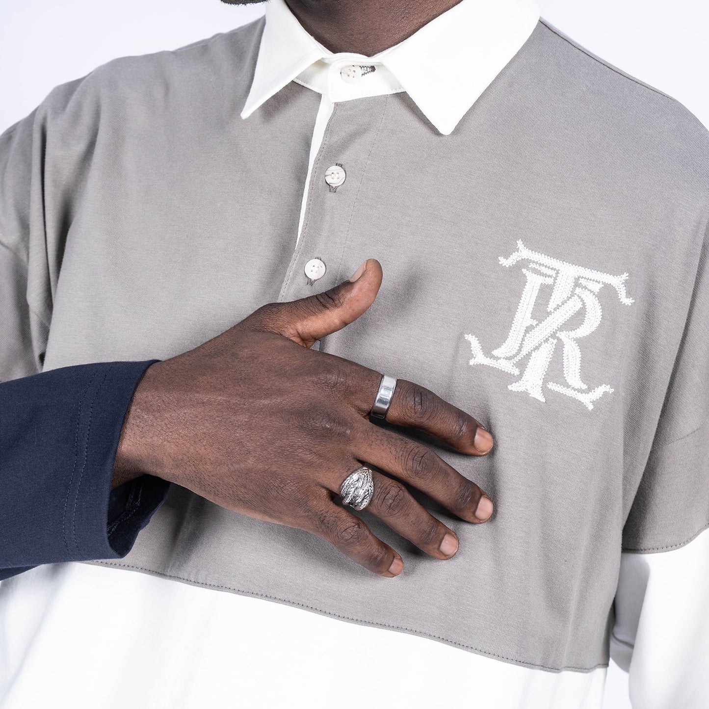 POLO CAMISERO BEAST | GRIS Y AZUL