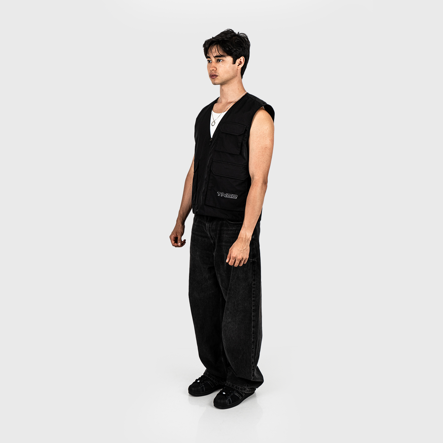 "JAILT – VEST"