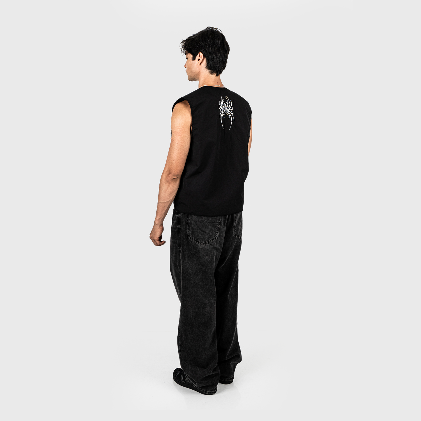"JAILT – VEST"
