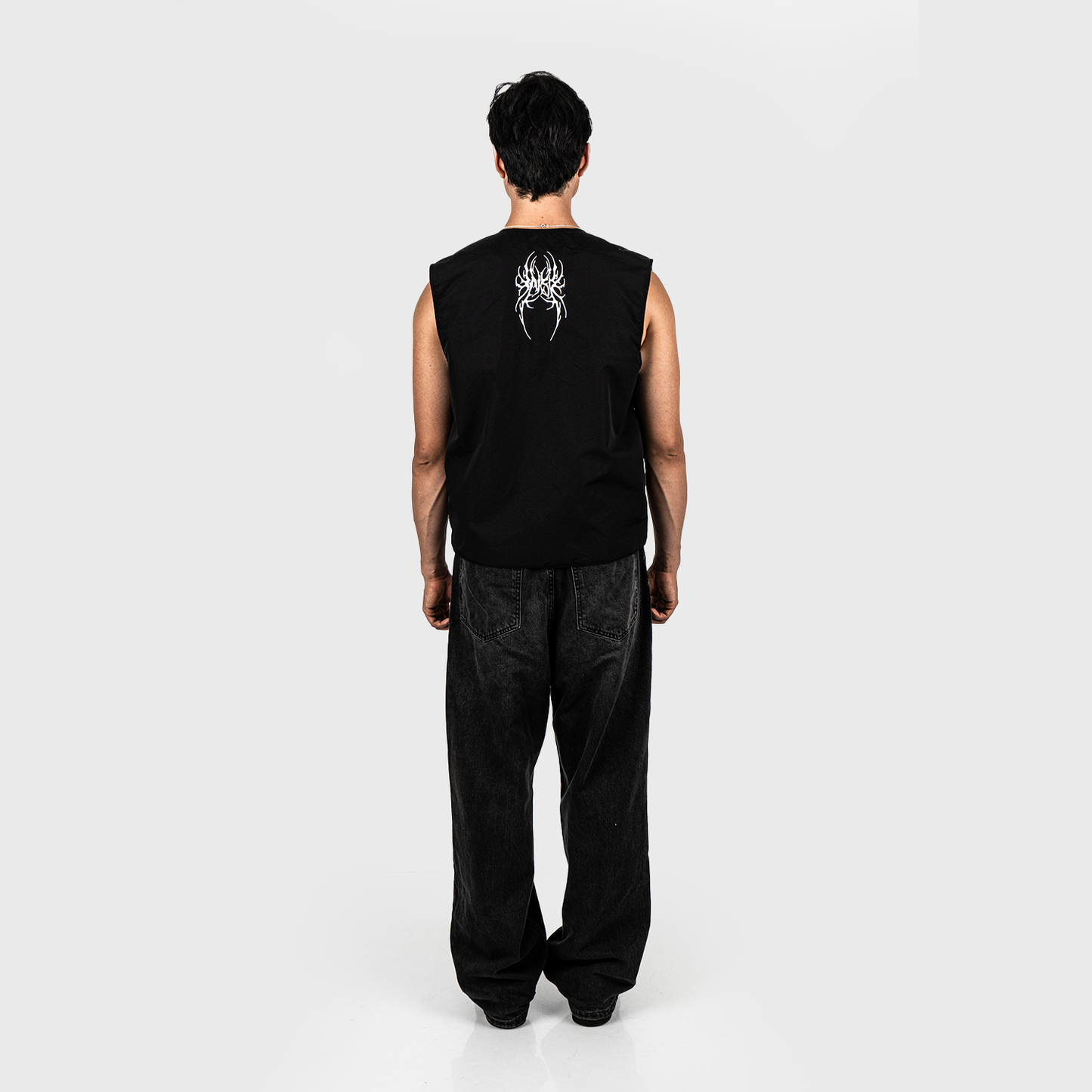 "JAILT – VEST"