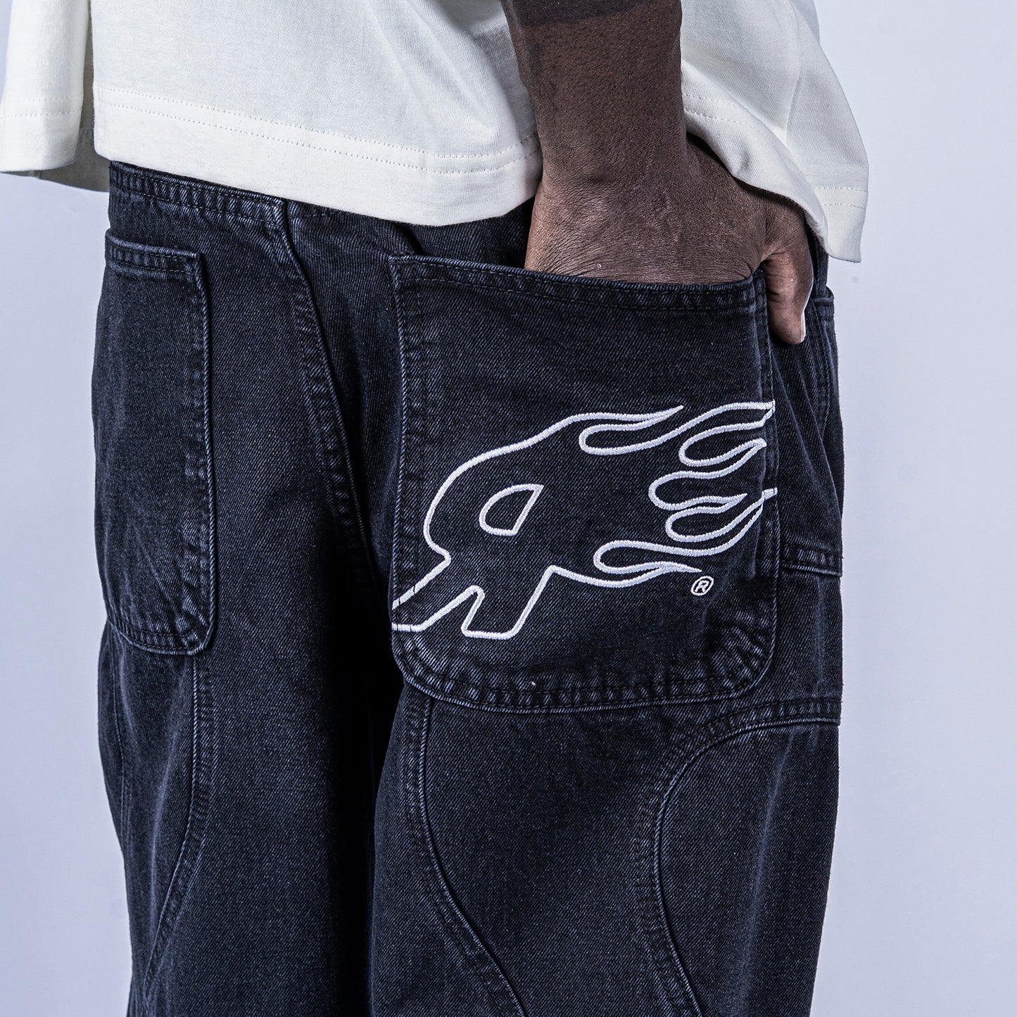 PANTALÓN DENIM DOOES | NEGRO