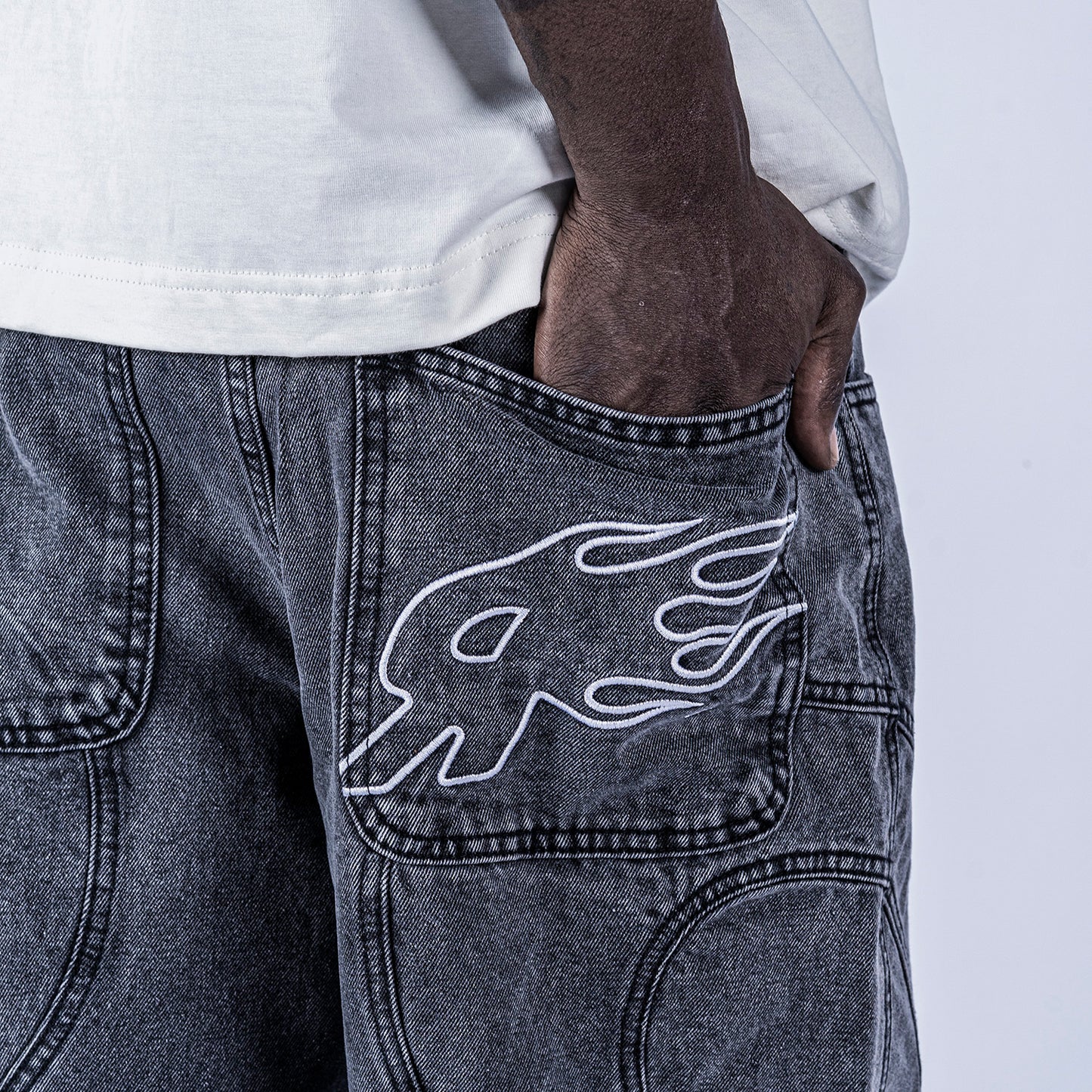 PANTALÓN DENIM DOOES | GRIS