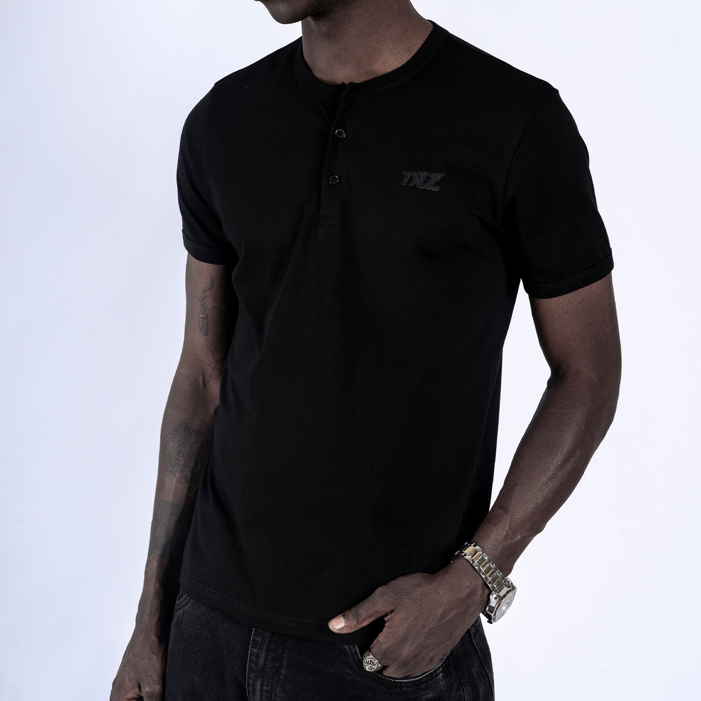 BABY TEE METAZ | NEGRO