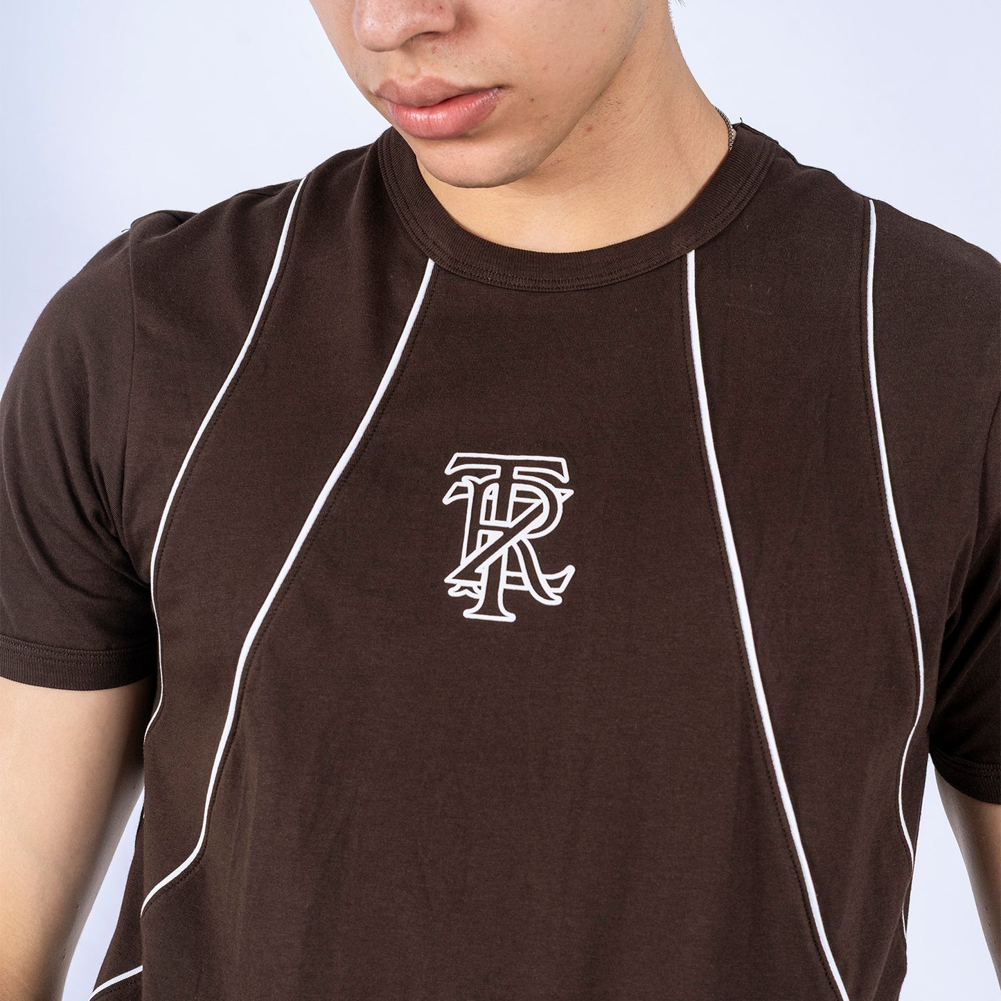 BABY TEE GREG | MARRÓN