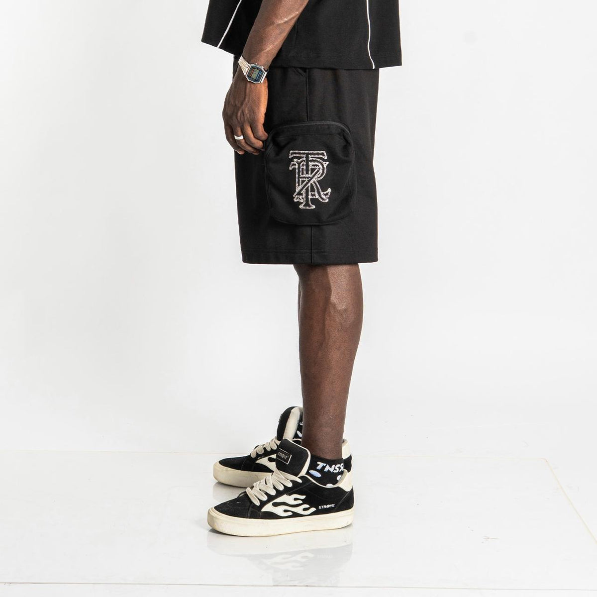SHORT CARGO | ATILIUS NEGRO