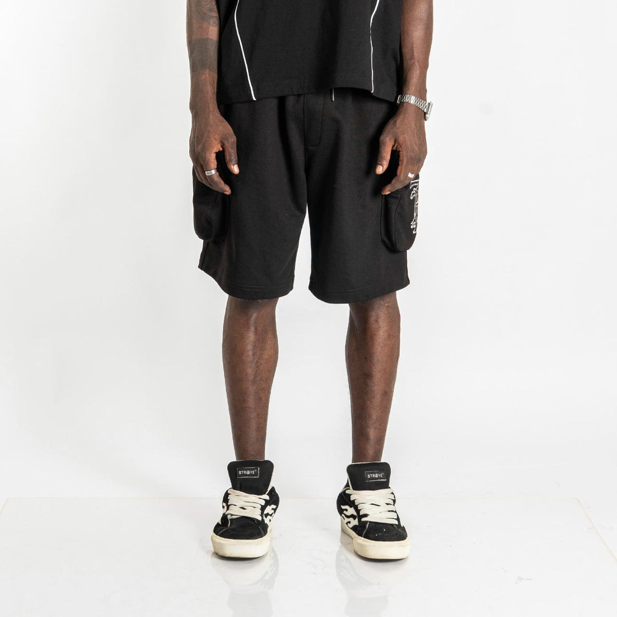 SHORT CARGO | ATILIUS NEGRO
